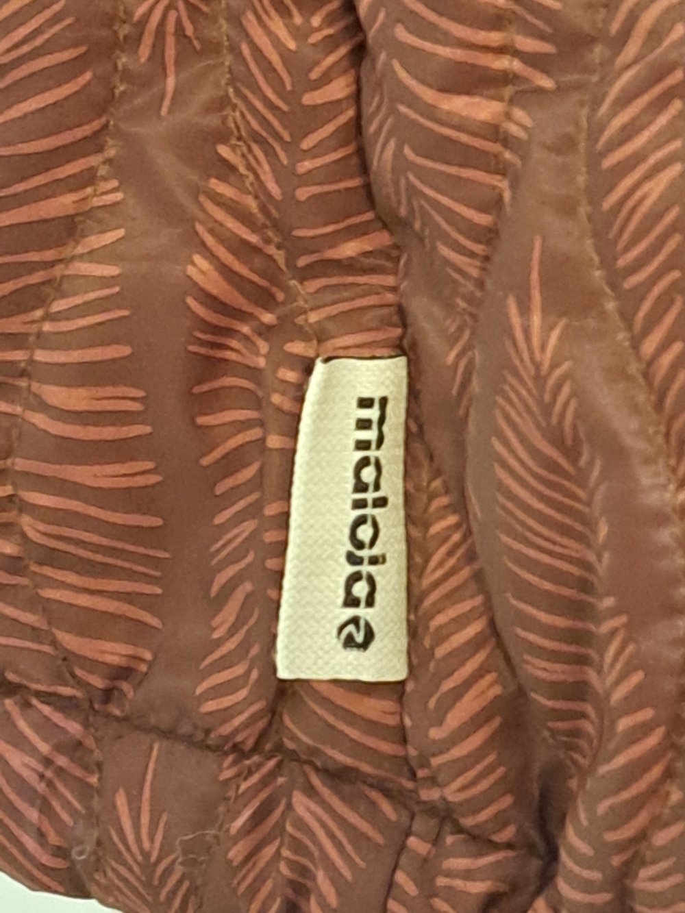 Women's Quilted Hooded Puffer Jacket in Deep Chrysanthenum Size Medium - Picture 13 of 14